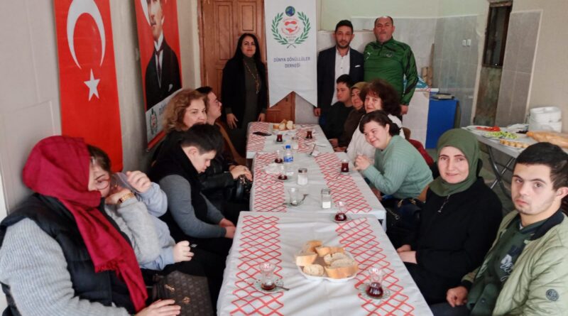 Dünya gönüllüler dernegi olarak bu haftaki etkinliğimiz kapsamında bursadownsendromu kardeşliği derneği ile kahvaltı programıydı.